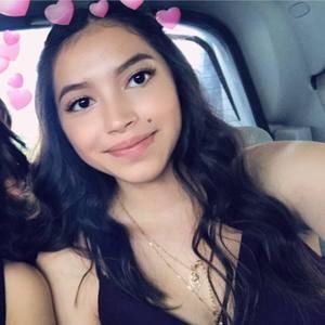 Meet your Posher, Itzel